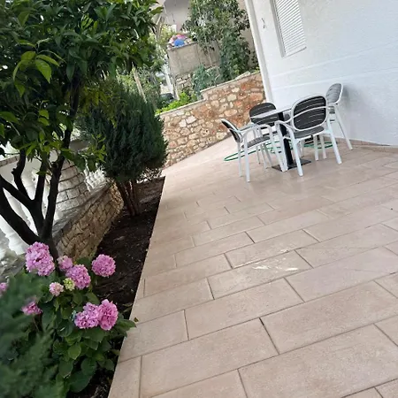 Apartment Leonel *