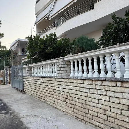 Leonel Apartment