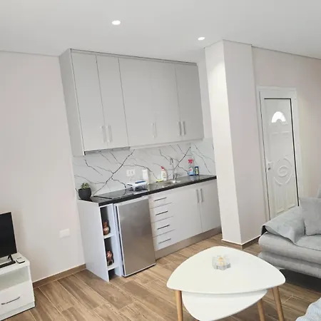 Leonel Apartment *